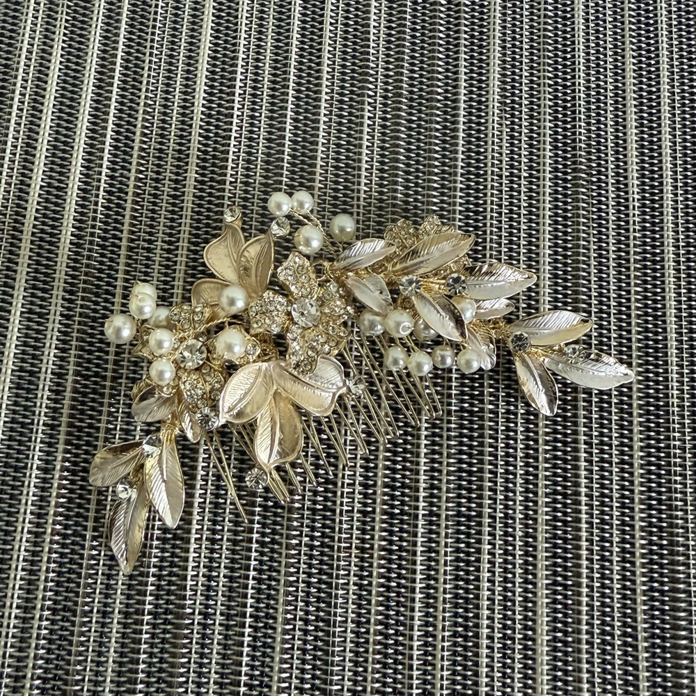 Wedding hair comb